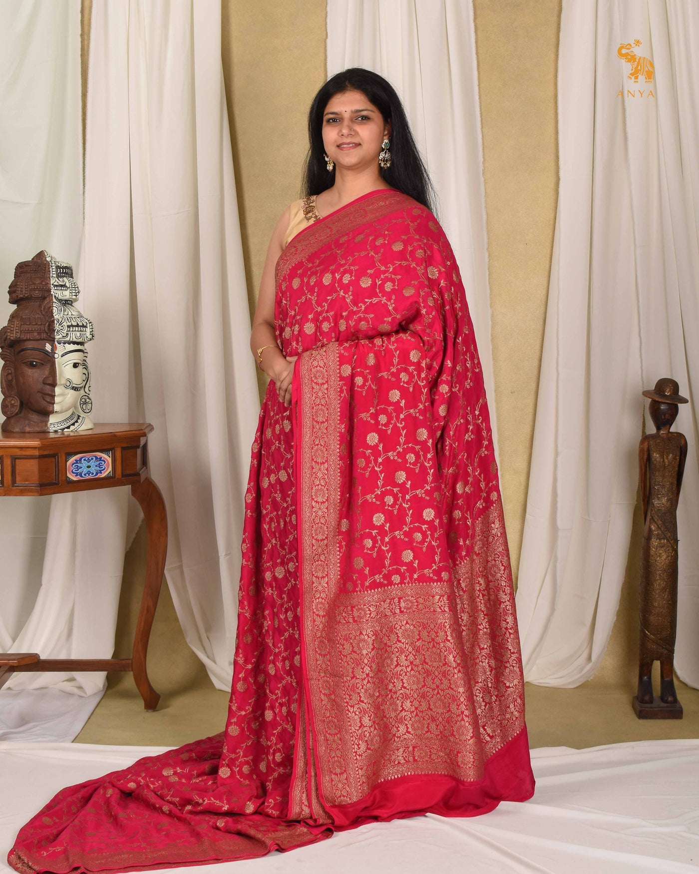 Rani Arakku Crepe Banarasi Silk Saree with Floral Creeper Design