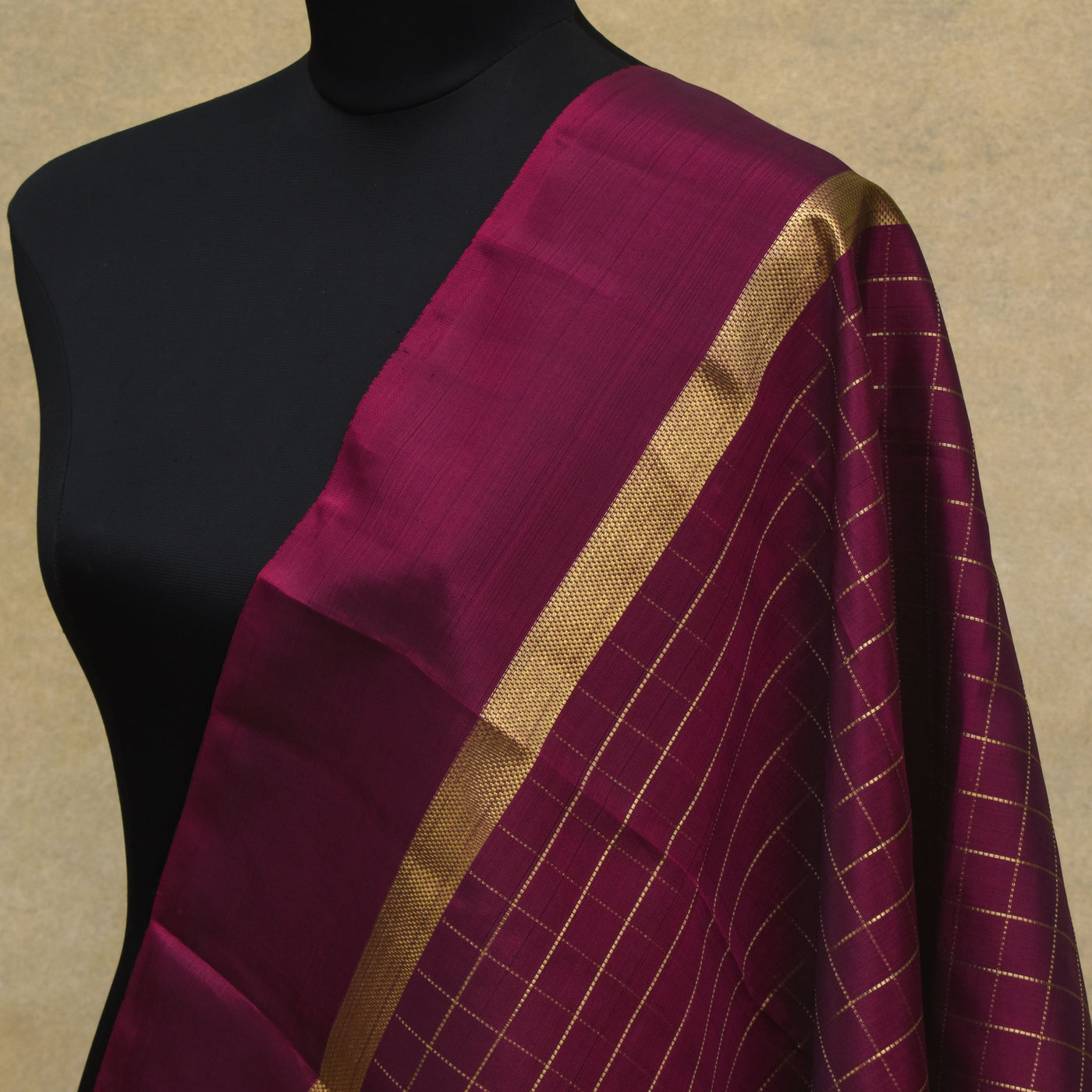 Black Arakku Kanchi Silk Dupatta with Zari Kattam Design