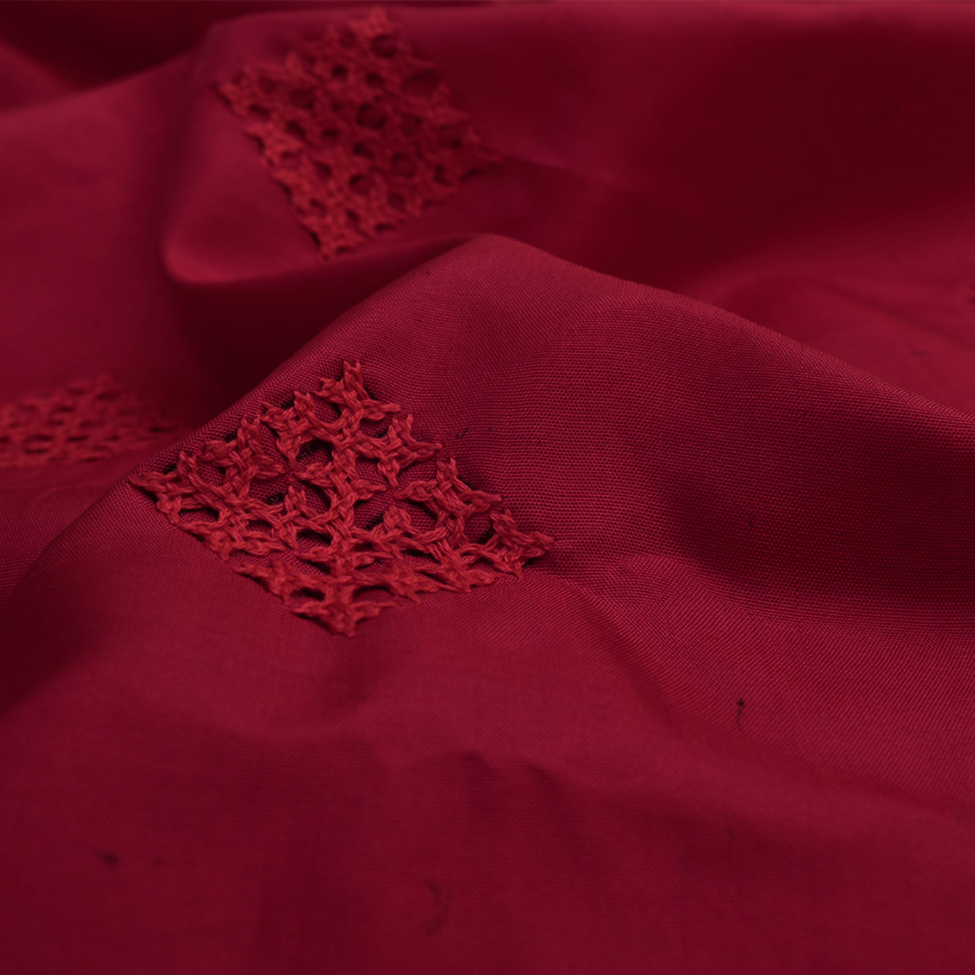 Arakku Thakkali Kanchi Silk Kutch Embroidery Fabric