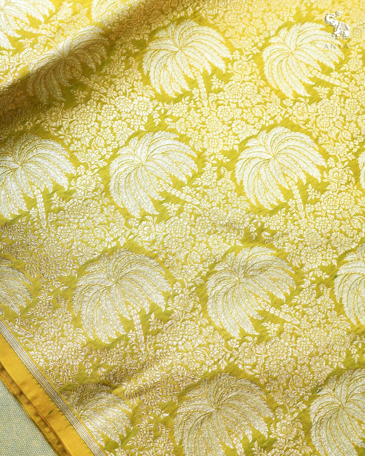 Samangha Green Banarasi Silk Fabric with Floral Zari Design