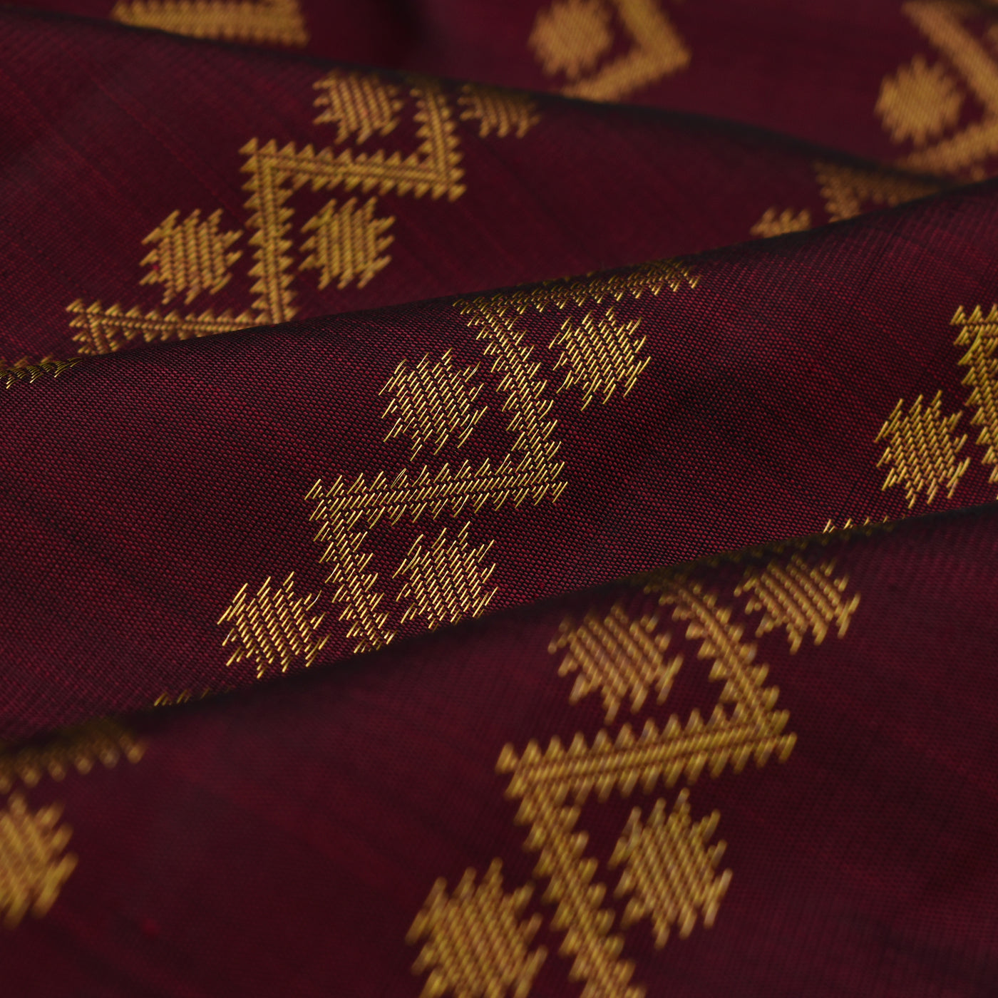 Black Arakku Kanchi Silk Fabric with Zigzag Zari Rudraksham Design