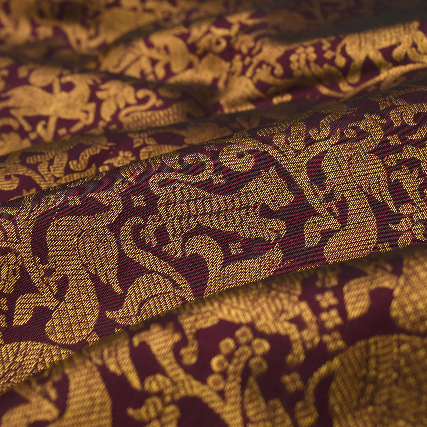 Black Arakku Kanchi Silk Fabric with Vanasingaram Design