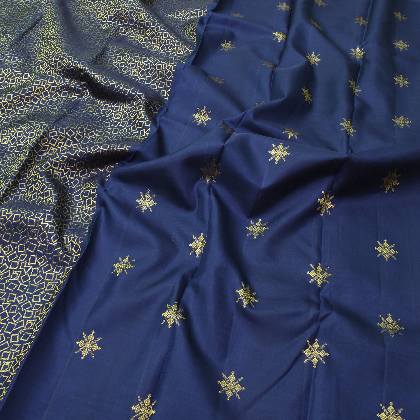navy-blue-kanchi-silk-saree-with-blouse-1