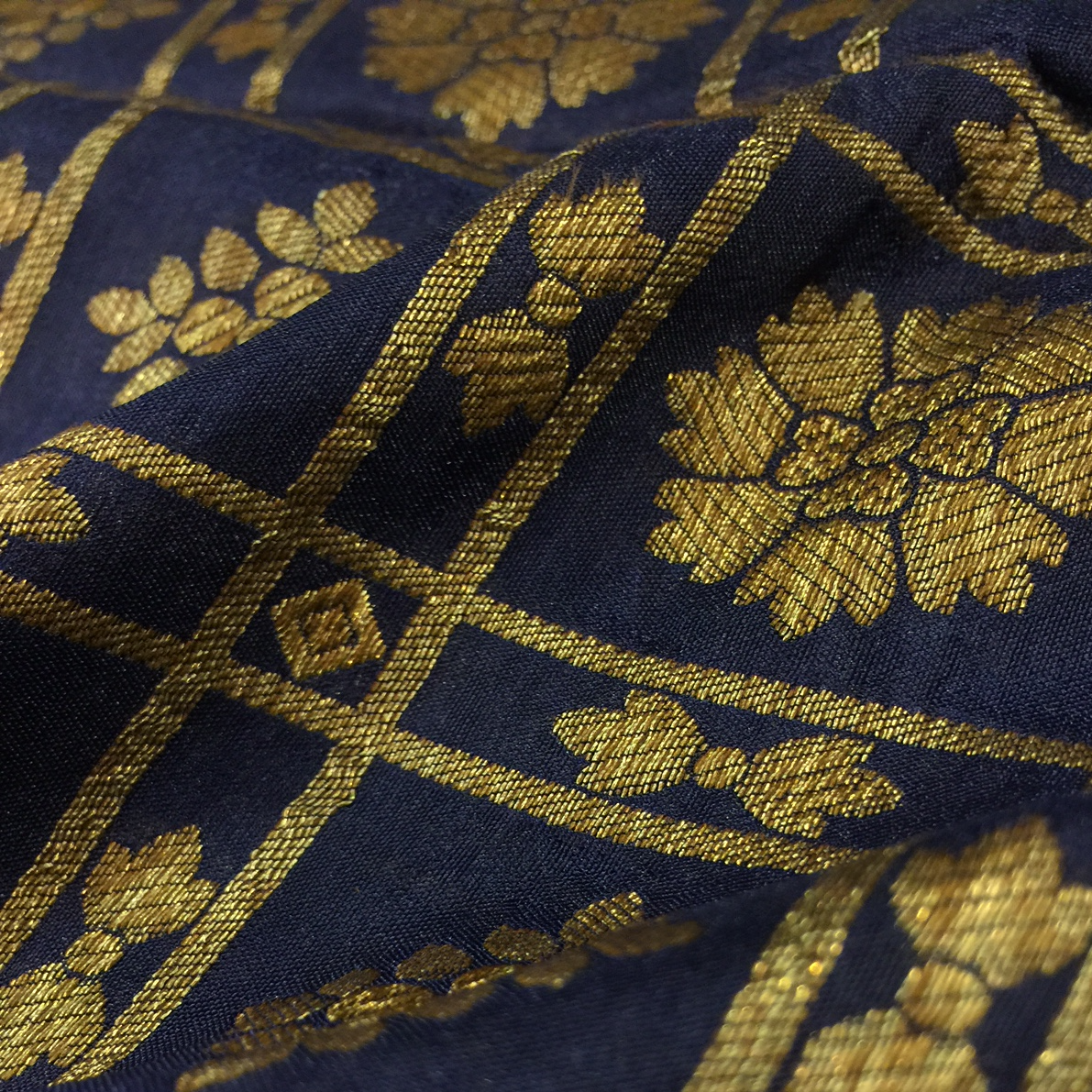 blue-checked-banarasi-silk-blouse-fabric